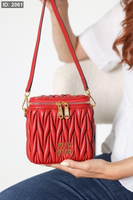 شنطة - MIU MIU ميك آب