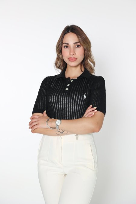 أسود