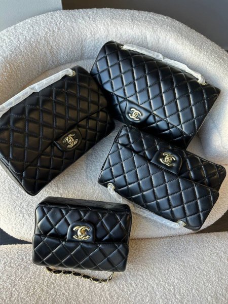 شنطة chanel جلد عادي