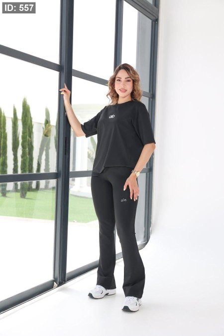 أسود